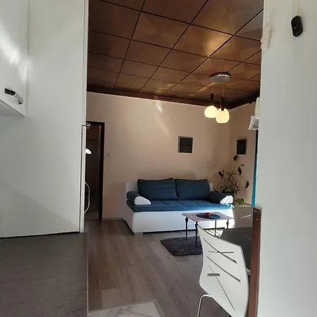 アパート Potnar Z